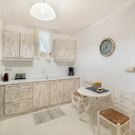 Apartment Nausithoe 1 Paros