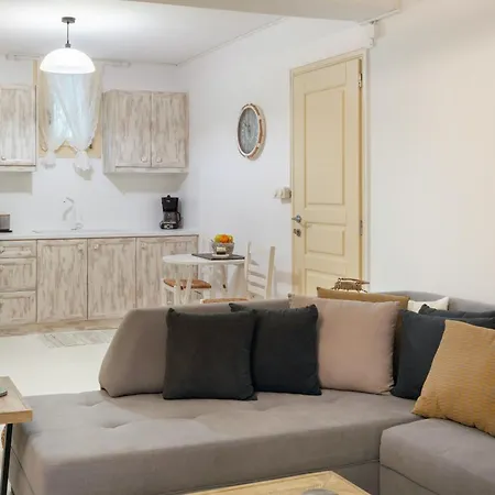 Apartment Nausithoe 1 Paros Logaras