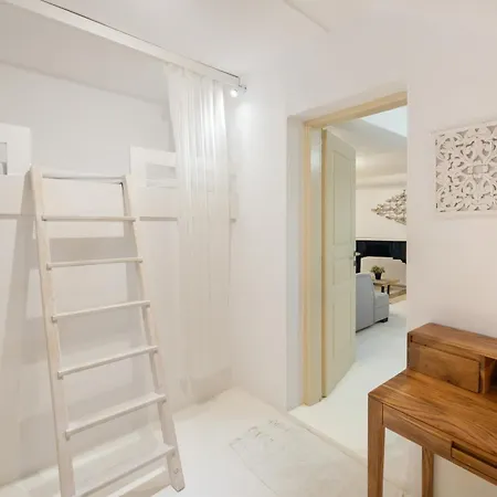 Nausithoe 1 Paros Apartment Logaras